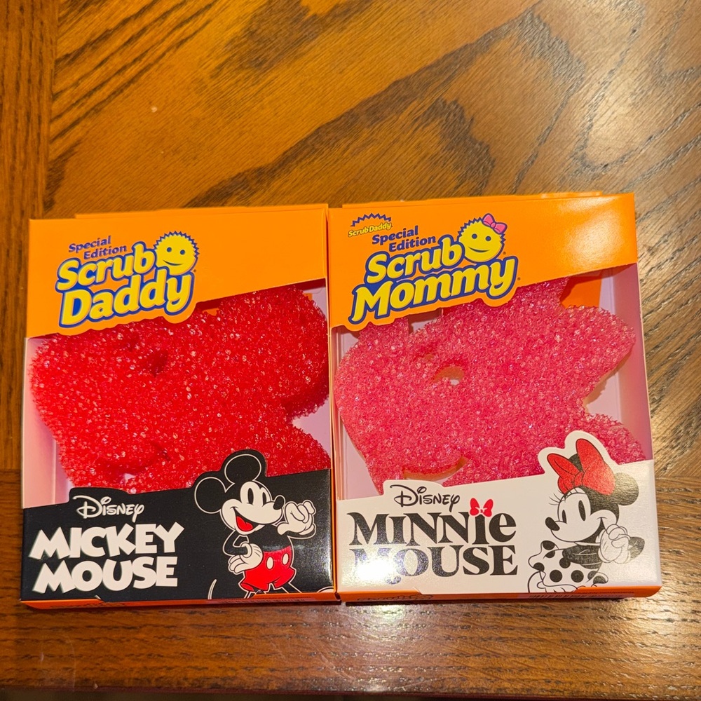DISNEY MINNIE MOUSE SCRUB MOMMY and MICKEY MOUSE SCRUB DADDY